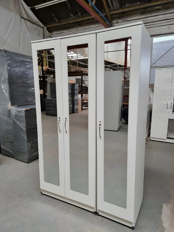 3 Door Wardrobe - Image 8