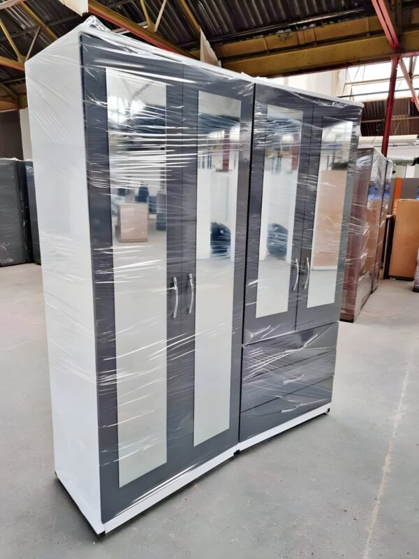 4 Door Wardrobe - Image 7