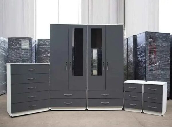 4 Door Wardrobe - Image 4