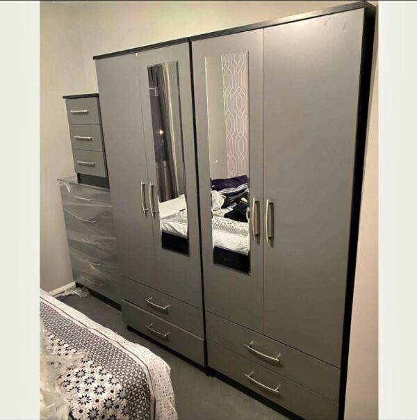 4 Door Wardrobe - Image 3