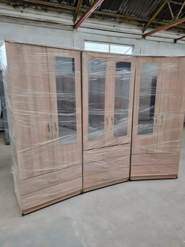 6 Door Wardrobe - Image 6