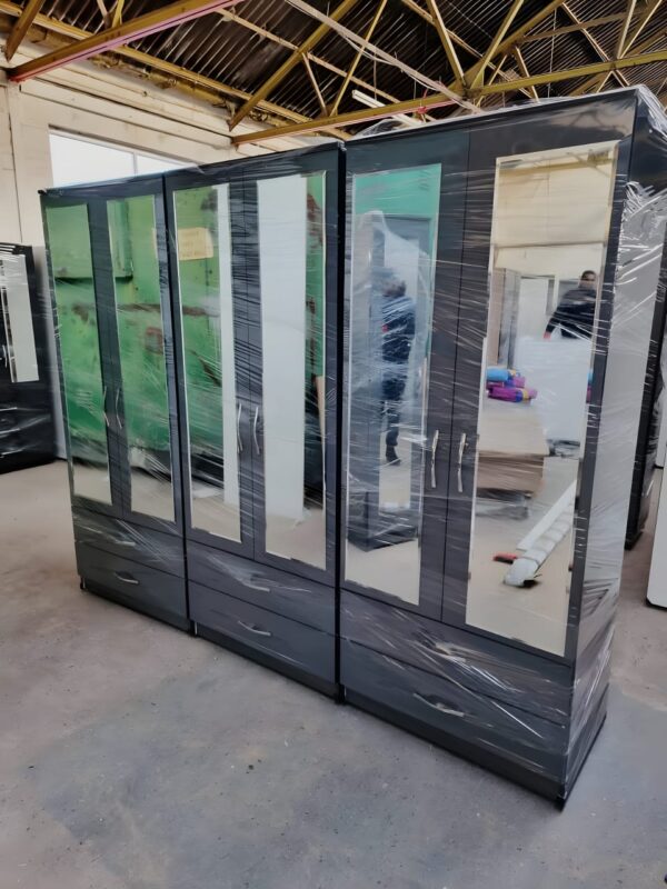 6 Door Wardrobe - Image 8